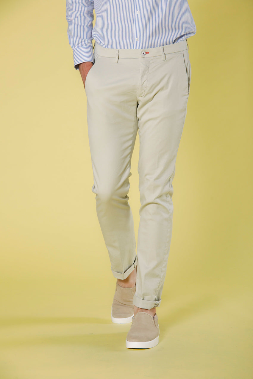Image 1 de Mason's Torino Summer Color model pantalon chino pour homme en sergé de coton et tencel vert clair