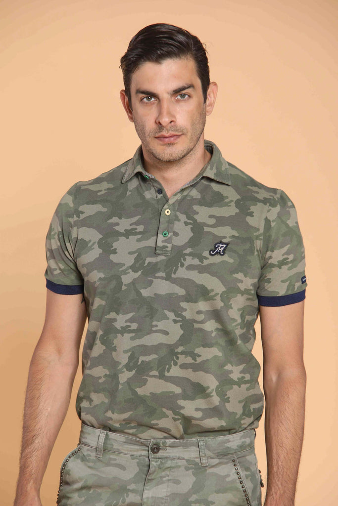Print man polo shirt in cotton with camouflage pattern and details