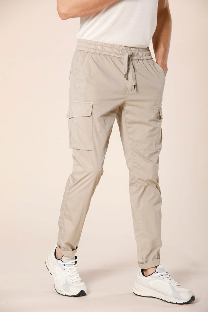 Immagine 5 di pantalone cargo uomo modello Chile sport city in cotone e nylon colore beige chiaro carrot fit di Mason's 