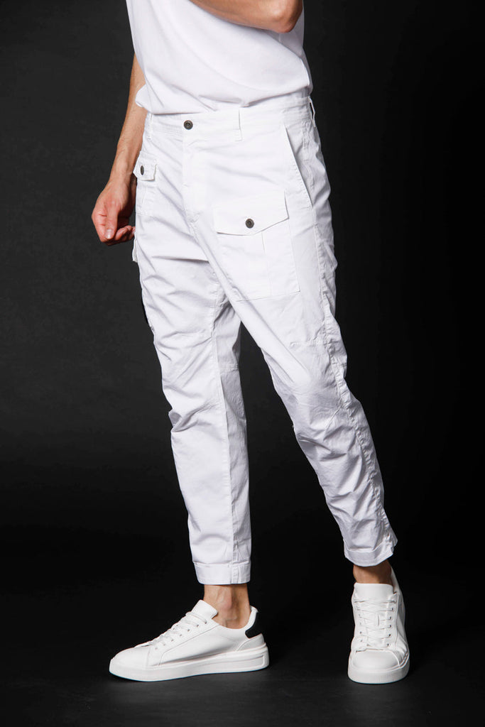 immagine 3 di pantaloni cargo da uomo in cotone stretch limited edition modello George Coolpocket colore bianco di Mason's