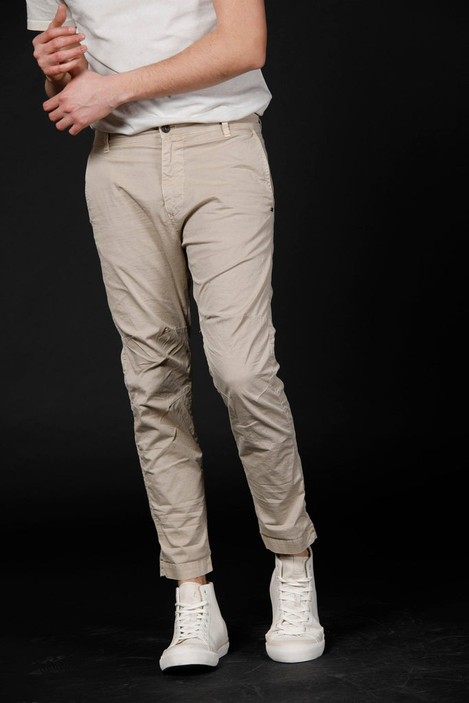 John man chino pants in stretch cotton Logo edition carrot fit ①