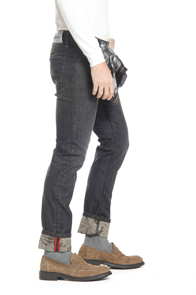 Harris 5-pocket man black denim pant with patterned details slim