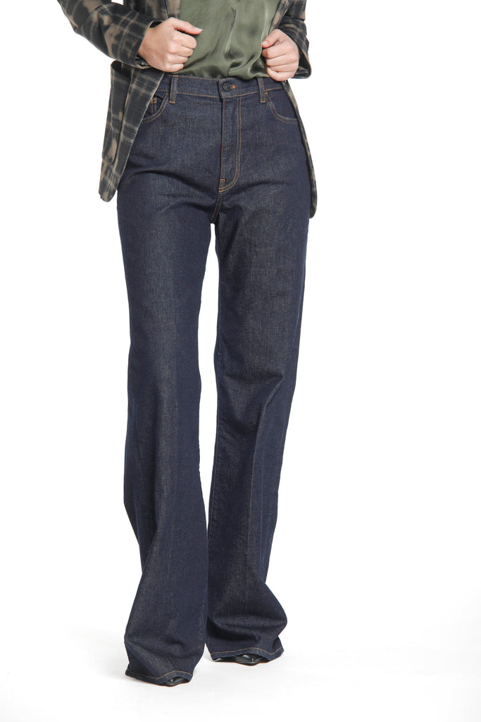 Image 3 of woman's 5-pocket pants in stretch denim colour navy blue Sienna model by Mason's 