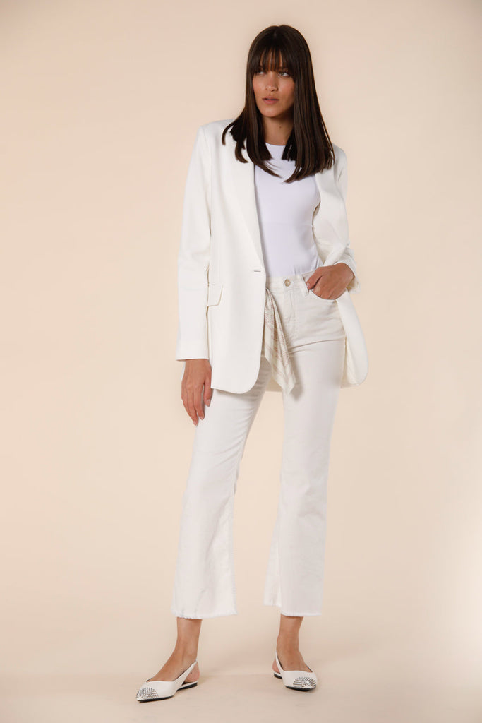 Image 2 of 5 pockets women's pants in milky white denim with trumpet hem Olivia model by Mason's