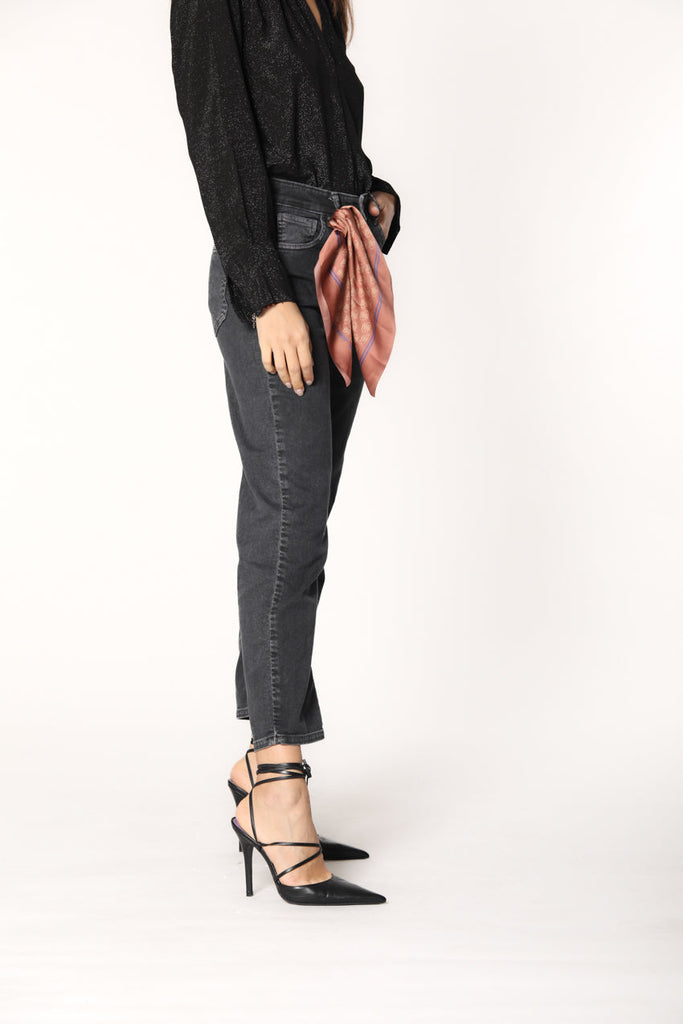 Immagine 4 di pantalone 5 tasche da donna in denim colore nero modello agnes di Mason's 