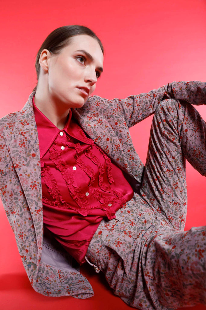 Image 2 of a woman's shirt in fuchsia viscose with ruffles model Nicole Nas by Mason's