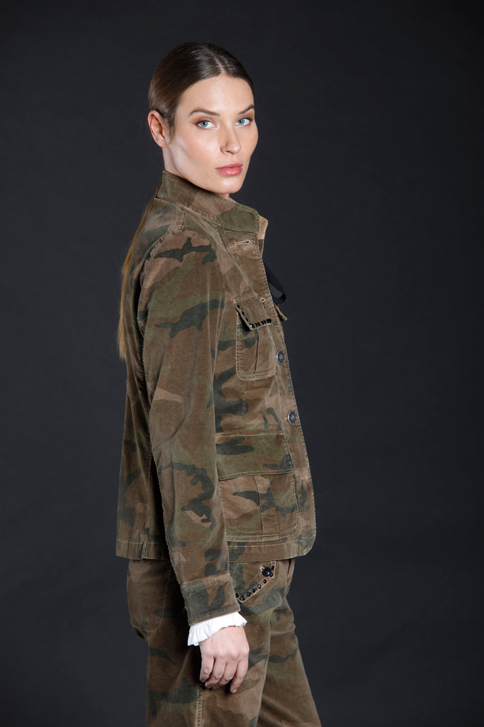 Karen woman jacket in velvet with camouflage pattern and studs