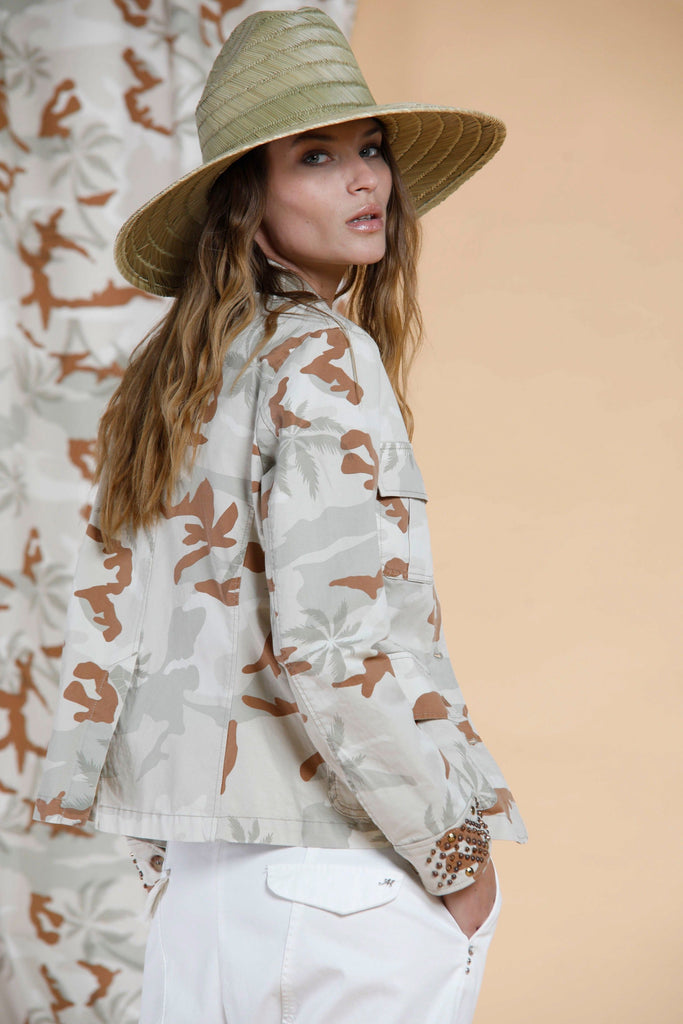 Karen woman field jacket in cotton with camou and palm pattern and studs