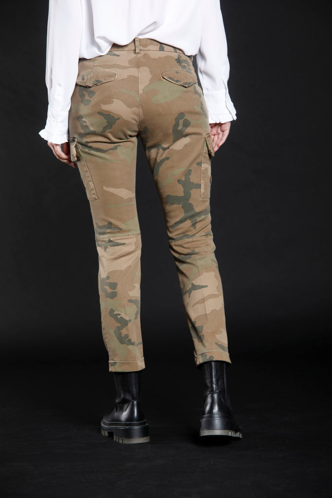 immagine 4 di pantalone cargo da donna in twill colore biscotto modello Chile City di Mason's 