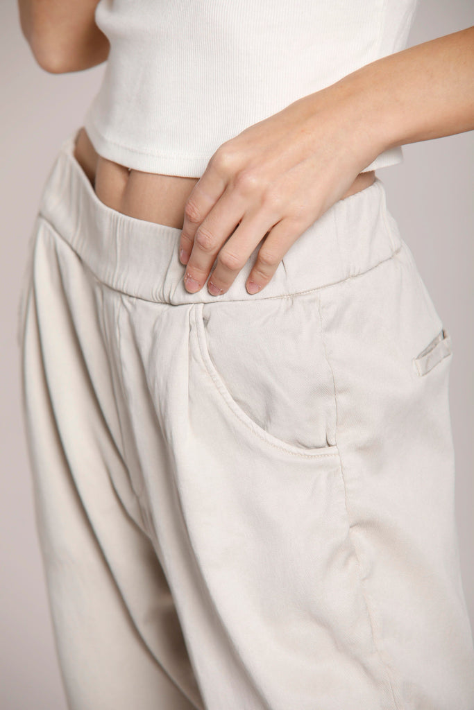 Immagine 3 di pantalone chino donna in felpa colore ghiaccio modello Easy jogger di Mason's