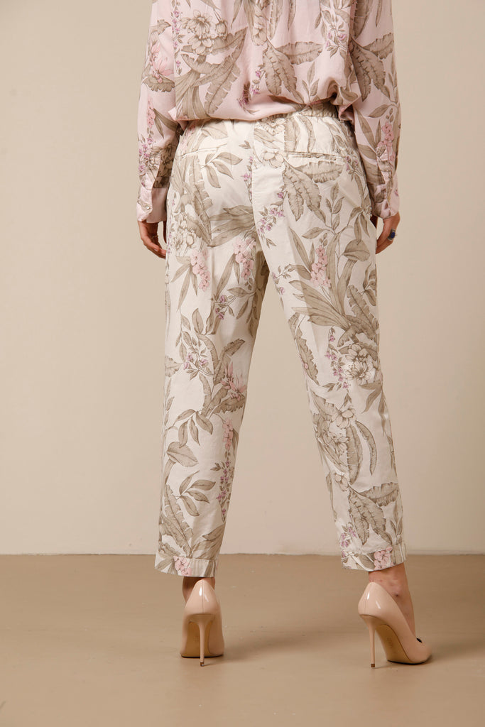 Linda Summer woman chino pants with flower pattern relaxed