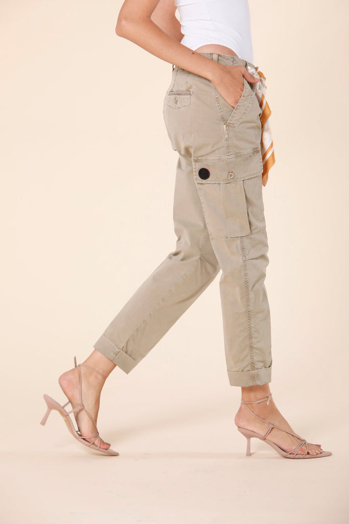 Image 4 of women's cargo pants in rope colored cotton twill icon washes Judy Archivio W model by Mason's