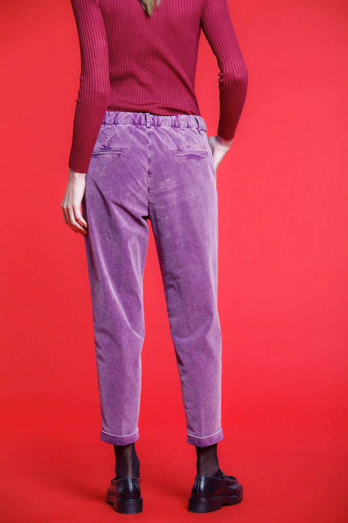 Immagine 5 di pantalone chino da donna in velluto 1000 righe viola modello New York Cozy di Mason's