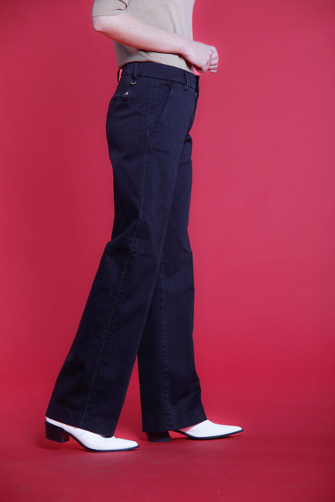 Image 3 of women's chino trousers in black satin New York straight model by Mason's