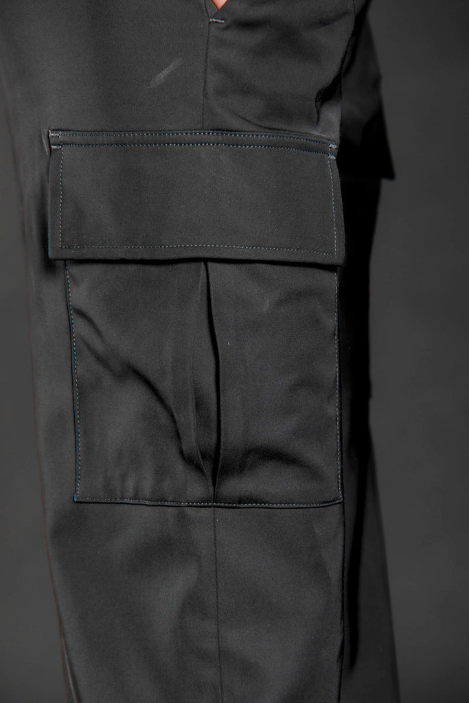 immagine 4 di pantalone cargo donna in satin colore nero modello Victoria di Mason's 