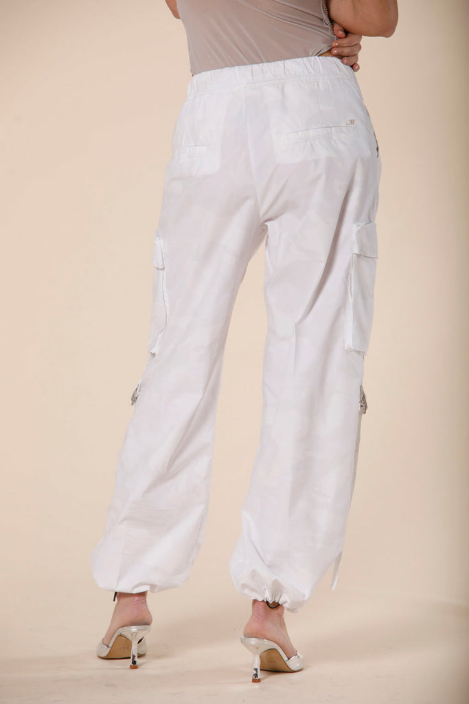Immagine 4 di pantalone cargo jogger donna in tencel bianco con pattern camouflage modello Francis di Mason's