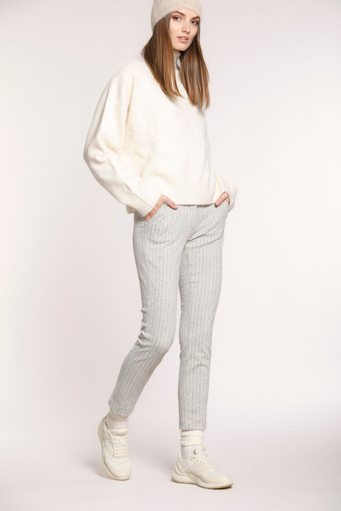 Immagine 3 di pantalone chino donna in jersey, pattern resca, colore grigio chiaro, modello New York Slim di Mason's