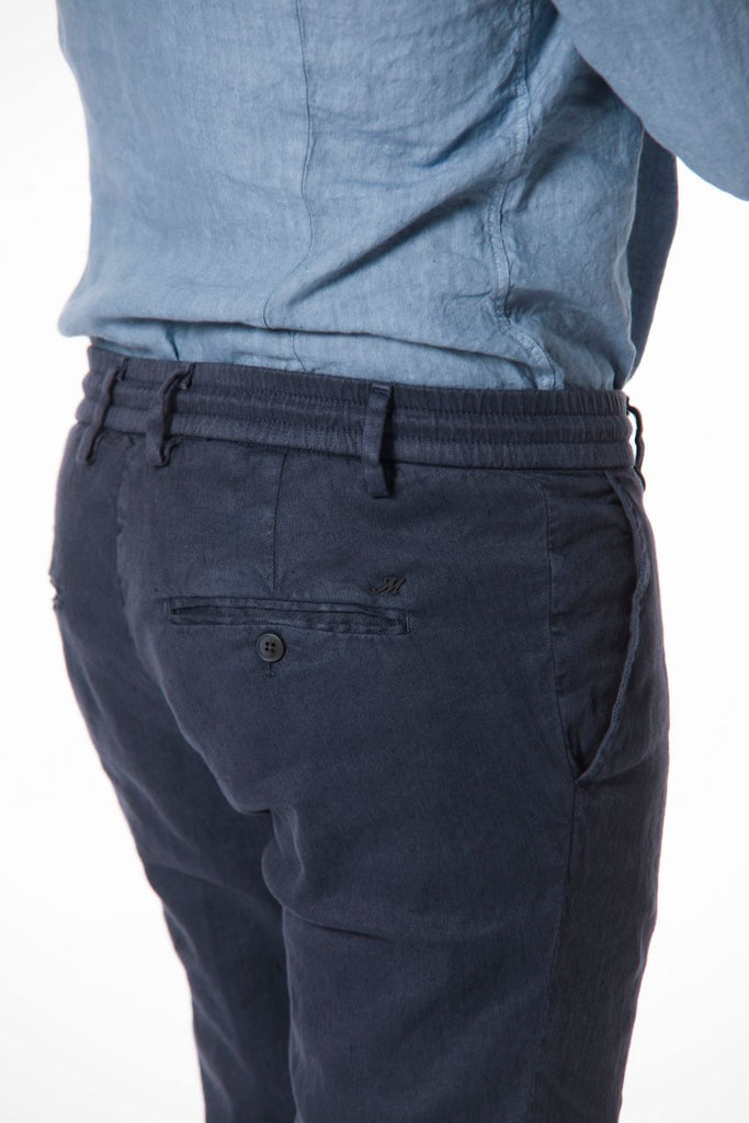 Immagine 4 di pantalone chino jogger uomo in lino e cotone blu navy modello Milano Jogger di Mason's