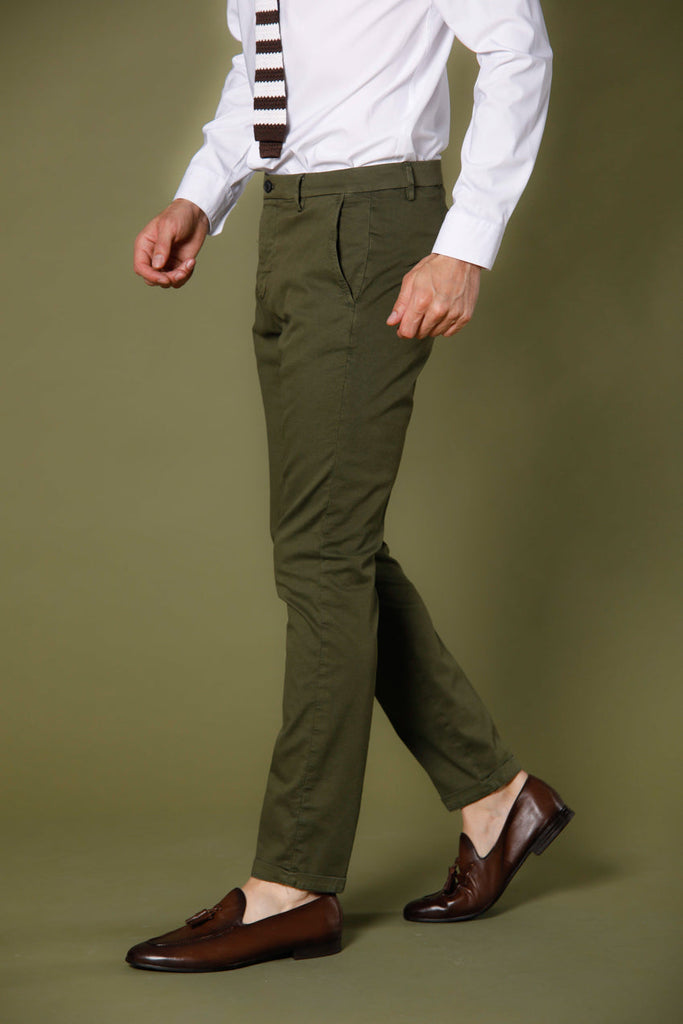 Image 4 of men's green cotton and tencel tricot chino pants in carrot fit Osaka Style model by Mason's