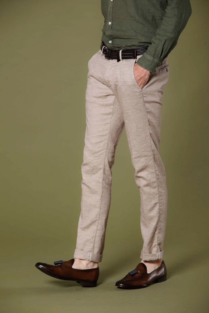 Image 4 of men's linen and cotton stucco-colored chino pants with houndstooth pattern Torino Style model by Mason's