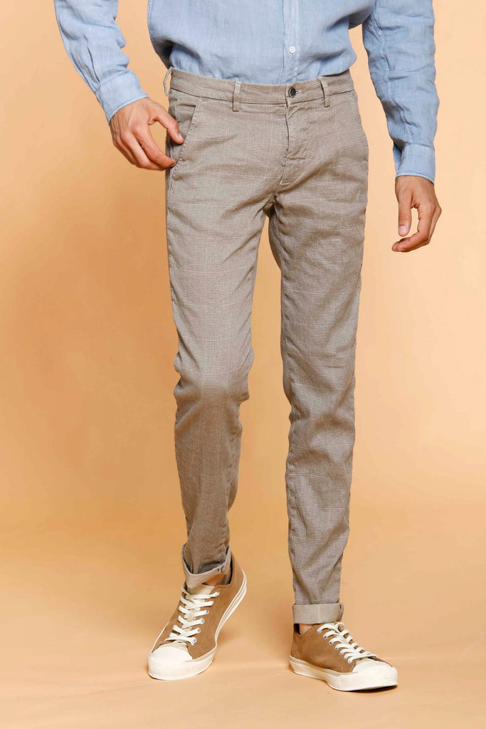 Torino Style man chino pants in linen and cotton with micro wales pattern slim